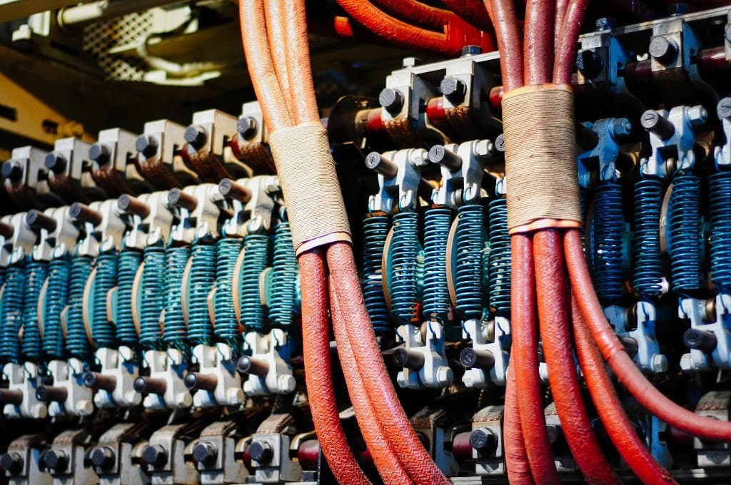 Progressive die tooling